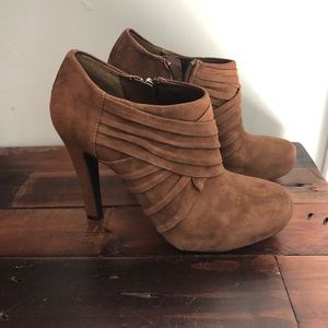 Gianni Bini tan booties